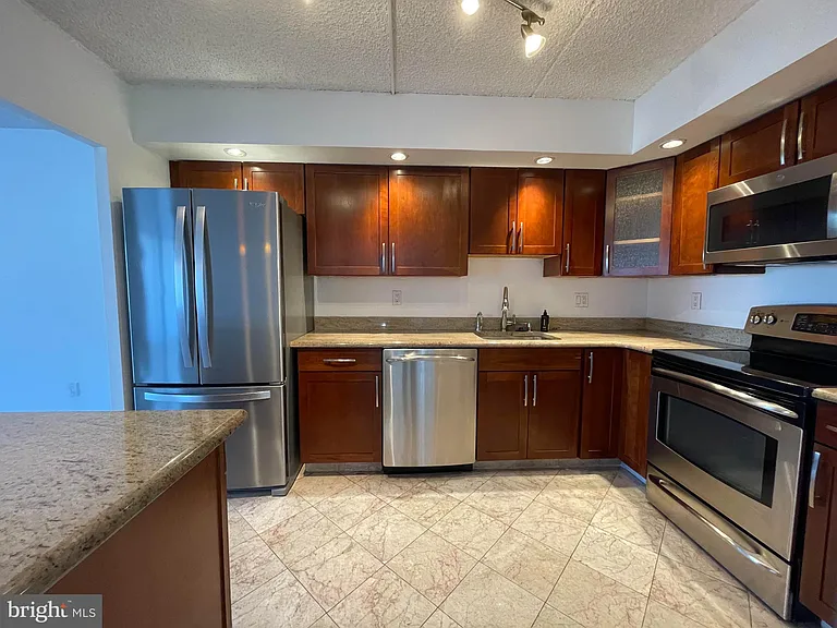 530 S 2nd St #501-502 — Photo 8
