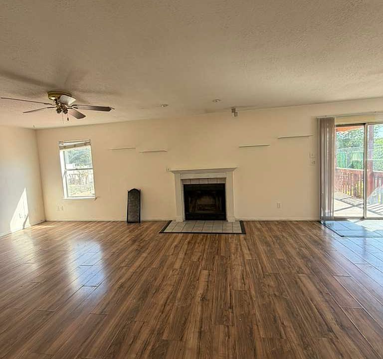 1st image of 12708 Cloudview Ave NE #5