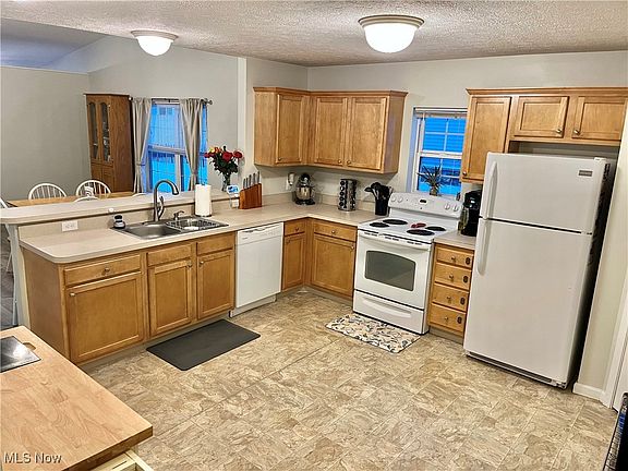 2nd image of 709 Whisper Creek Ln