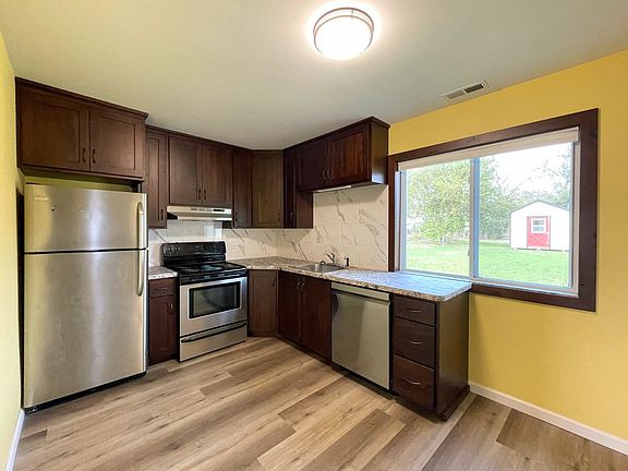4th image of 622 W Avenue B