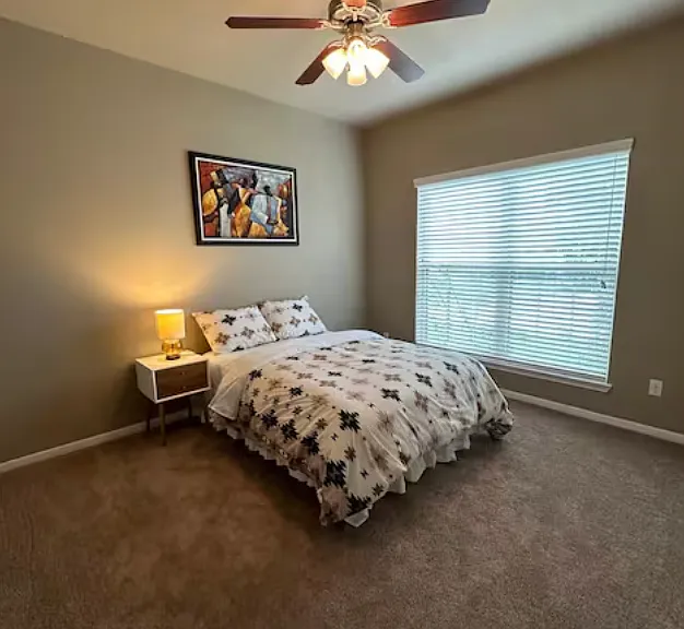 511 Parkfield Ln — Photo 5