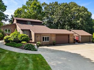1555 River Bend Rd, Grafton, WI 53024