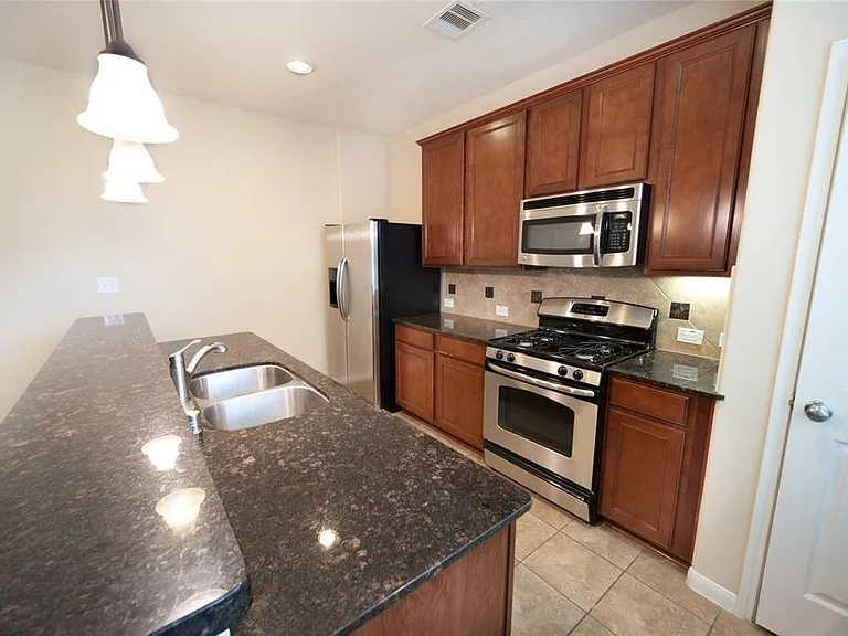 18725 Cypress Loch Dr — Photo 6