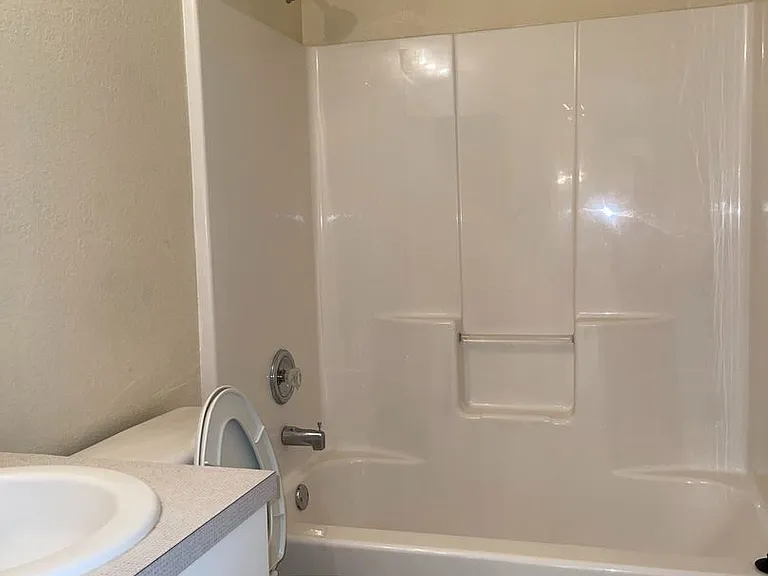 419 SW Meadow Ter — Photo 16