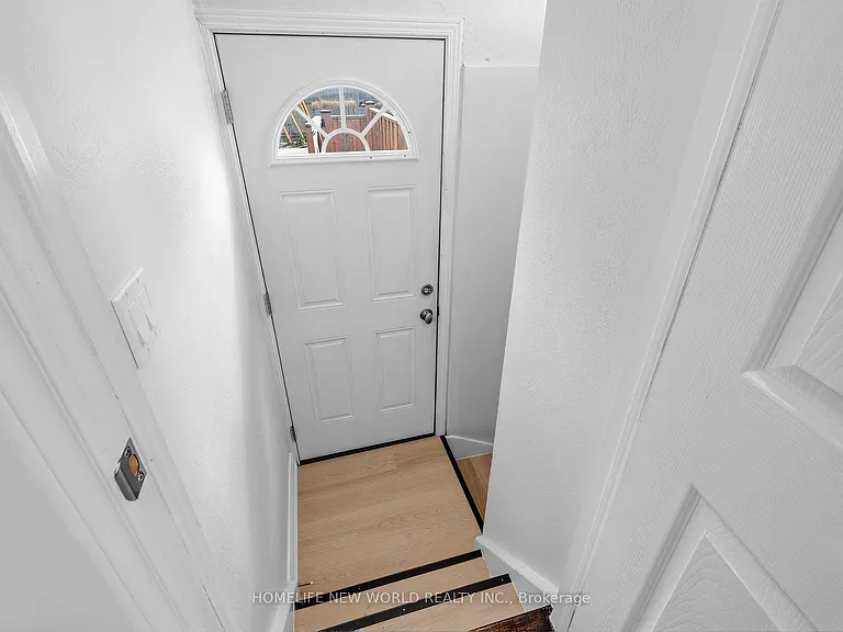 41 Binswood Ave #LOWER — Photo 6