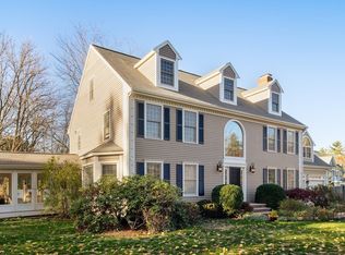 2 Pond View Ave, Medfield, MA 02052