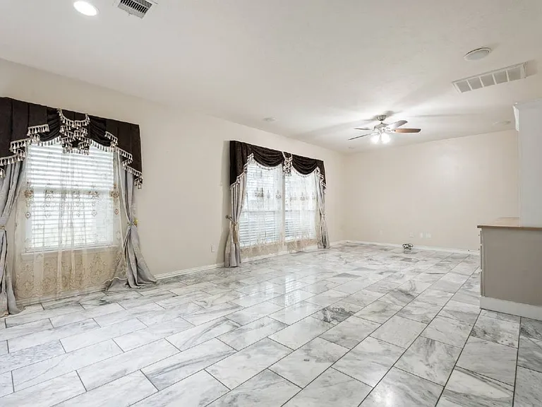 6605 Fallen Breeze Ln — Photo 8
