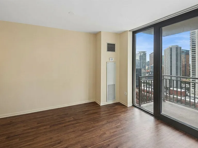 630 N State St #2001 — Photo 18