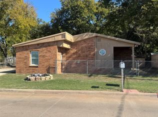 404 N Hannaford St, Granbury, TX 76048