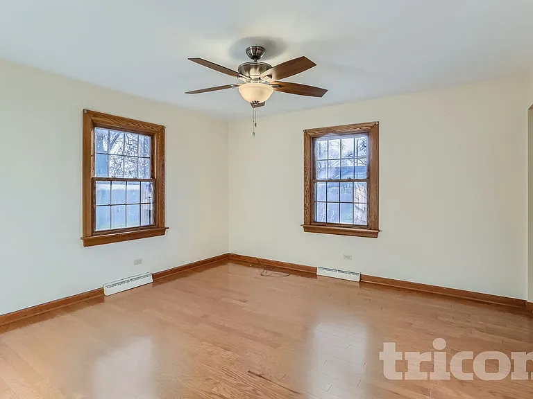 1441 Maple Ln — Photo 9