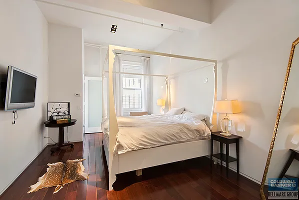 Sold by Bellmarc Realty | media 3