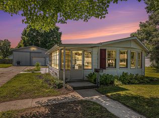 813 S Cedar St, Greenville, MI 48838