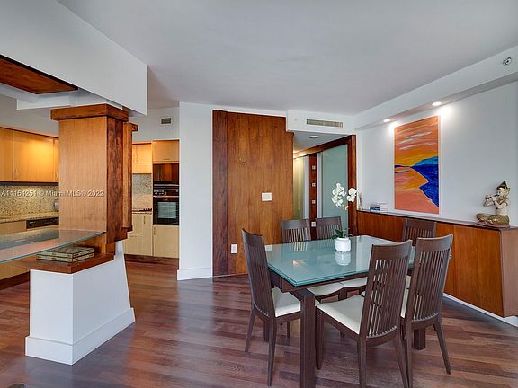 3rd image of 1455 Ocean Dr APT 901