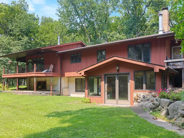 9434 E Fowler Rd, Rochelle, IL 61068