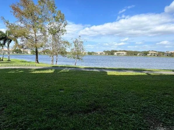 5065 Wiles Rd APT 103, Pompano Beach, FL 33073