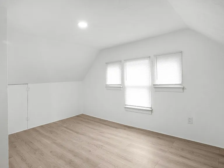 14608 Alder Ave — Photo 25