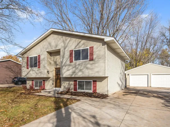 655 Schilling Cir NW, Forest Lake, MN 55025