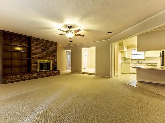 5th image of 2105 Juanita Dr