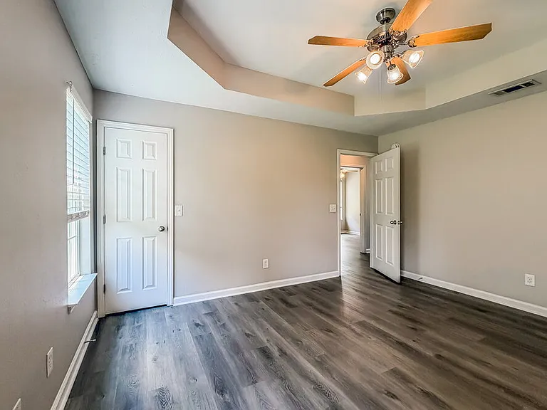 1202 Elisha Ct — Photo 7