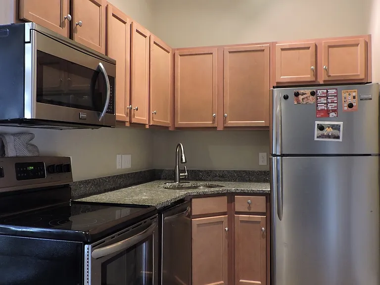 Walnut St. Apartments — Photo 25