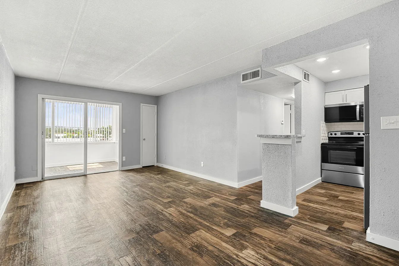 Loft at Third Apartments - 3435 3rd Ave N Saint Petersburg FL (1