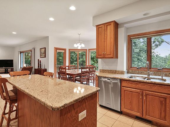 4th image of 13480 James Dr
