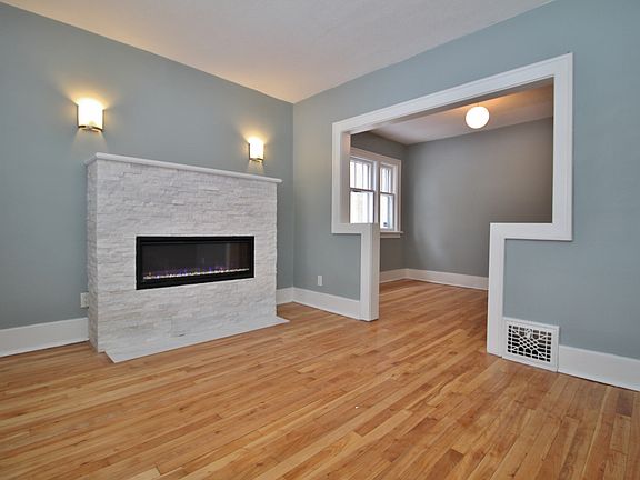 3rd image of 52 Pinehurst Ave #1