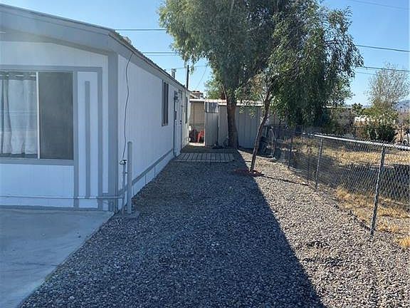 3rd image of 614 Silver Ln