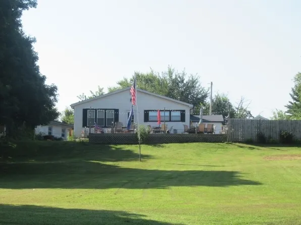 1909 Scenic Ln, Mattoon, IL 61938