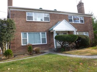 33 Spruce St #2, Great Neck, NY 11021