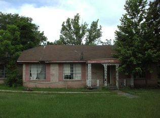 248 Lake Dr, Campti, LA 71411