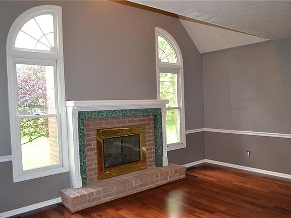 3rd image of 7640 Regency Dr