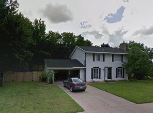 2812 Manitou Dr NE, Grand Rapids, MI 49525