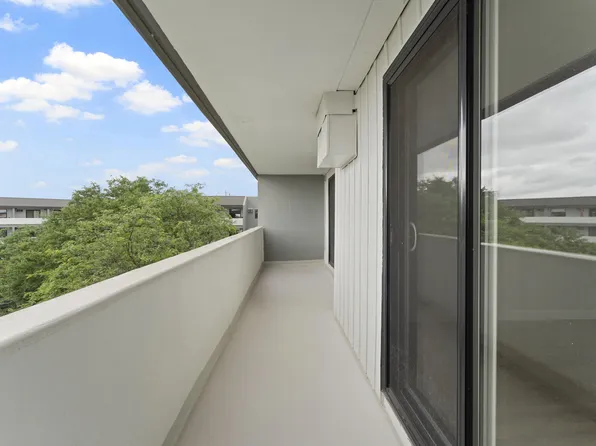Plaza East Apartments, 11873 Tecumseh Rd E, Tecumseh, ON N8N 3K1