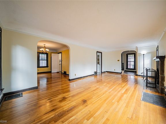 4th image of 3710 Washington Blvd