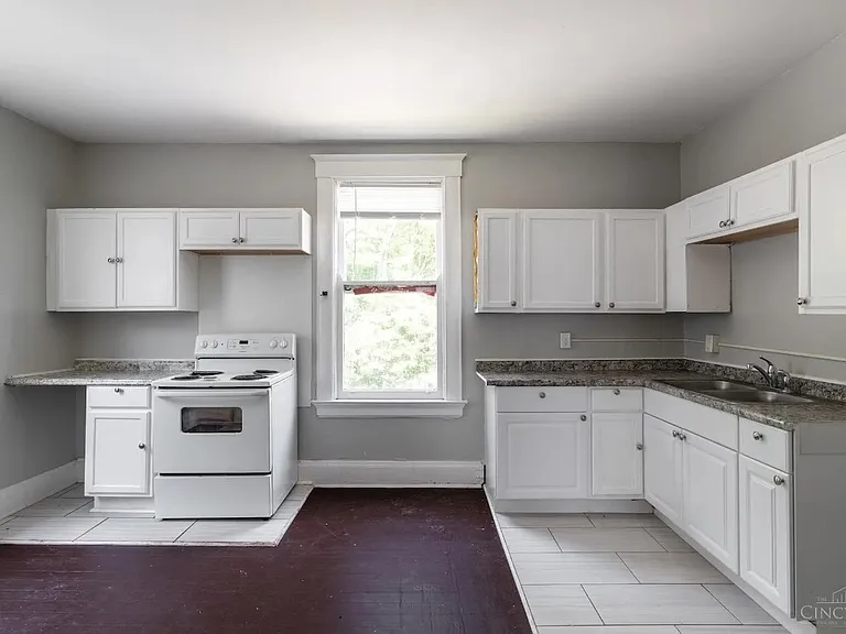 3947 Cass Ave — Photo 12