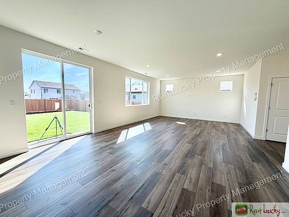 5th image of 17106 126th Street Ct E