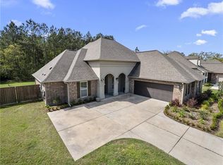 501 Strawberry Ln, Madisonville, LA 70447