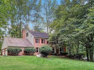 5704 Captain Jones Ct, Fairfax Station, VA 22039