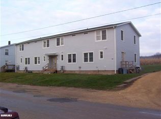 21-27 Wapello Ave, Hanover, IL 61041