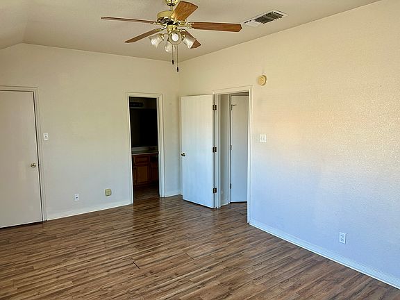 5th image of 4411 Thunder Creek Dr APT A