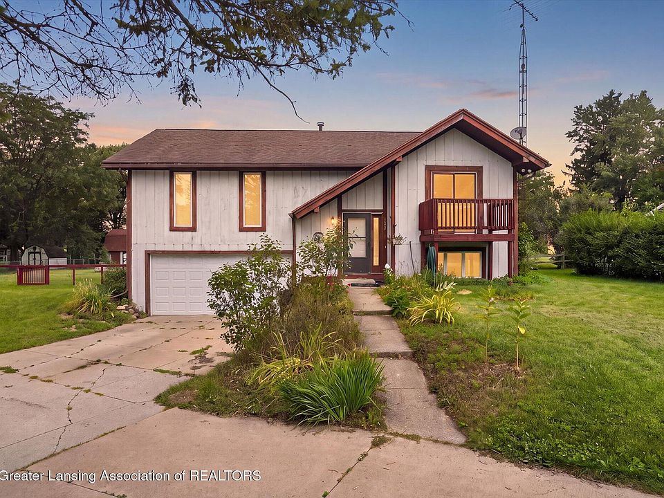 1st image of 1909 Maple Shade Dr