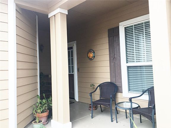 2nd image of 146 Portsmouth Dr