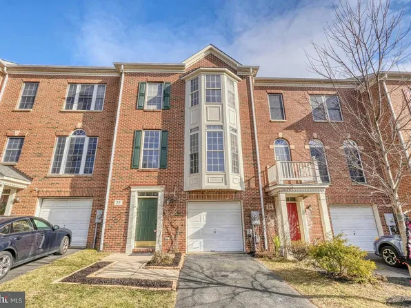 22 Waddington Ct, Rockville, MD 20850