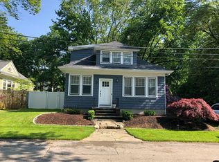 8 Foster St, Barrington, RI 02806