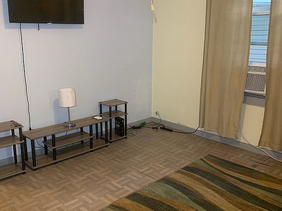 4th image of 2433 Missouri Ave