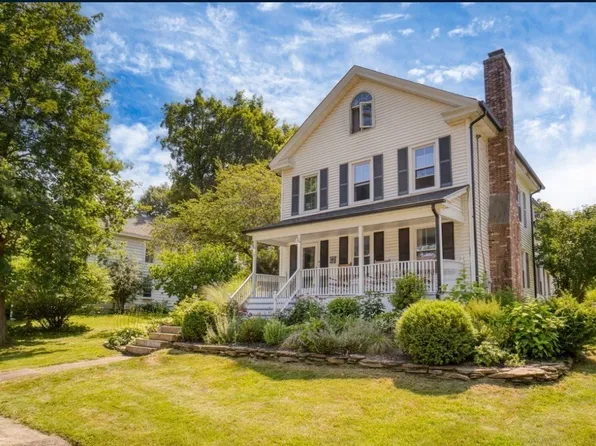 21 Saint James Ave, Lee, MA 01238