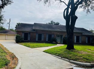 7815 Small Leaf Cir, Houston, TX 77063