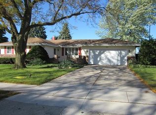 217 Linder Ln, Rochelle, IL 61068