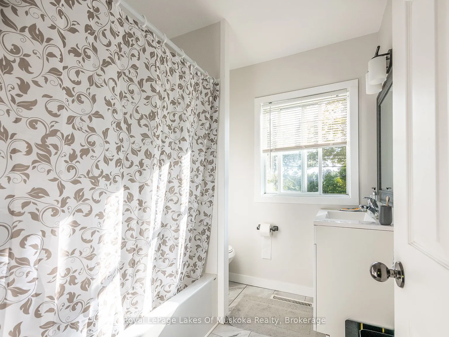 2 bed, $2,650 — Photo 4